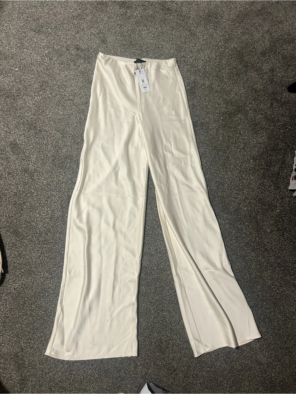 Dynamite Izzy Wide Leg Satin Pants in White - Picture 3 of 5
